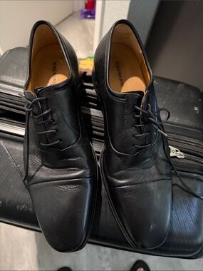 Magnanni Black Leather Lace-Up